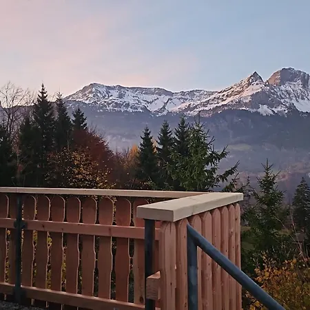 Montana Mit Bergblick Брюниг