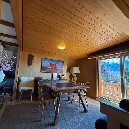 Montana Mit Bergblick Chalet